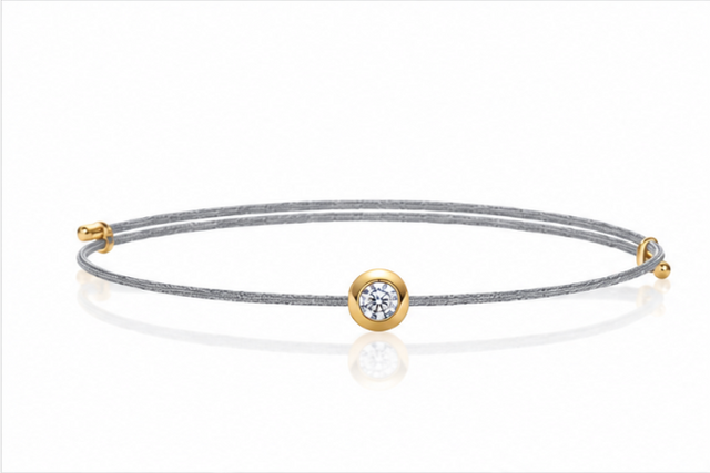 Bracelet Q'aytu en Vermeil or 18 carats, cordon gris et chaton serti