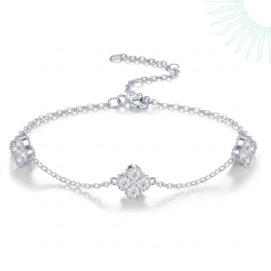 Bracelet Amaranta en argent sterling 925, chaîne et fermoir déployés à plat sur fond blanc