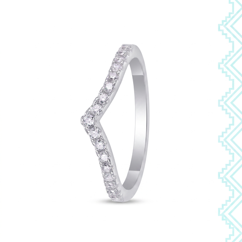 Bague Lucera en argent sterling 925, vue de trois quarts montrant la pointe du chevron